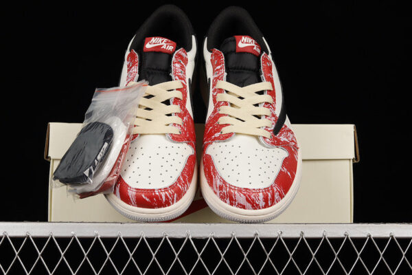 FRAGMENT DESIGN X TRAVIS SCOTT X AIR JORDAN 1 RETRO - immagine 4