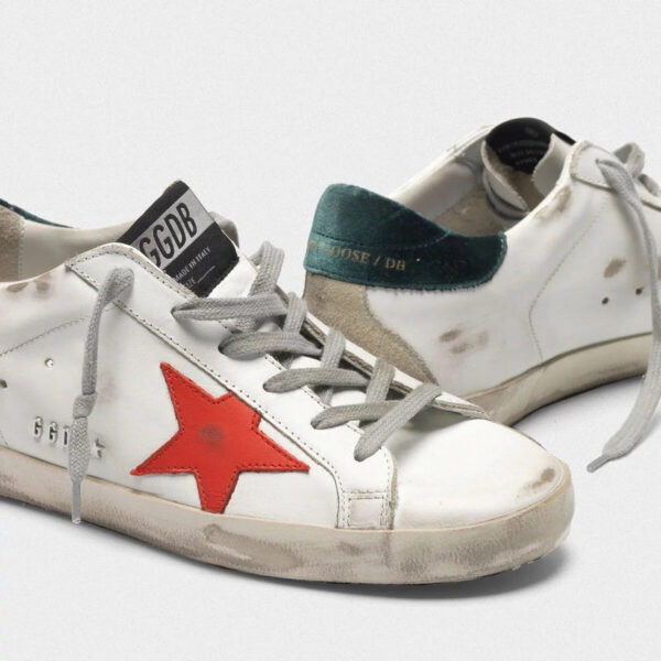Golden Goose Super-Star con scritta GGDB in metallo stella rossa - immagine 2
