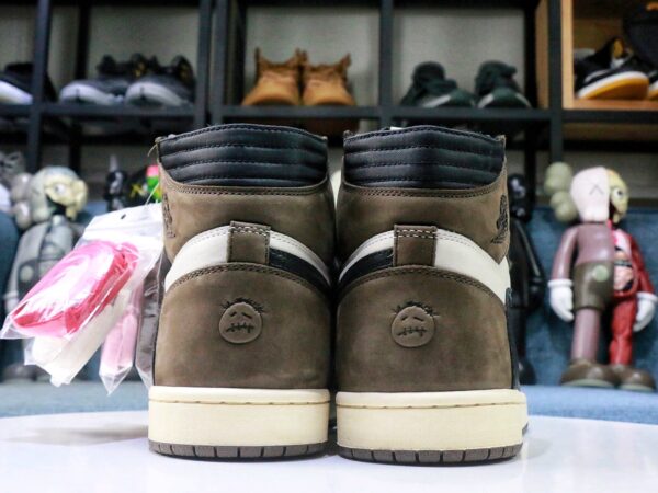 Travis Scott x Air Jordan 1 High OG TS SP - immagine 3