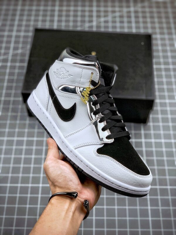 AIR JORDAN 1 MID ALTERNATE THINK 16 WHITE/SILVER-BLACK - immagine 2
