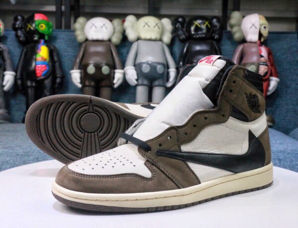 Travis Scott x Air Jordan 1 High OG TS SP - immagine 2