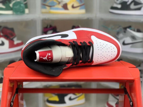 AIR JORDAN 1 MID gym red - immagine 2