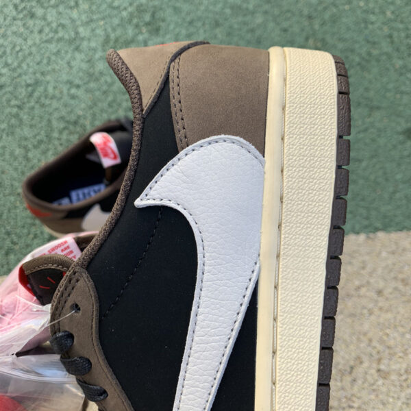 Travis Scott X Air Jordan 1 'Cactus Jack’ - immagine 8