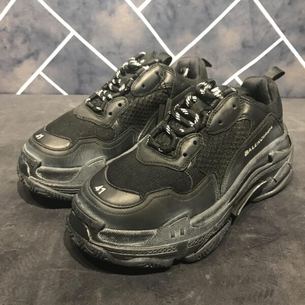 Balenciaga Triple S - immagine 2