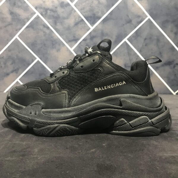 Balenciaga Triple S - immagine 3