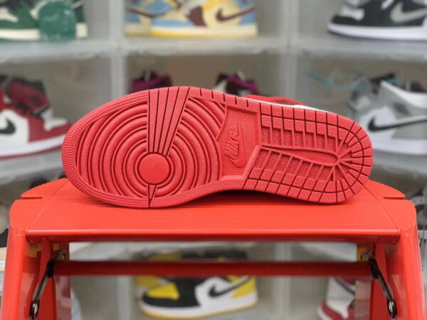 AIR JORDAN 1 MID gym red - immagine 4