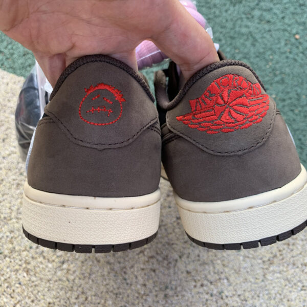 Travis Scott X Air Jordan 1 'Cactus Jack’ - immagine 5
