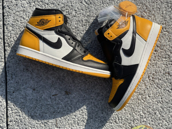 Air Jordan 1 High OG Yellow Toe - immagine 3