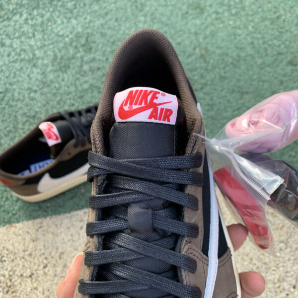 Travis Scott X Air Jordan 1 'Cactus Jack’ - immagine 9