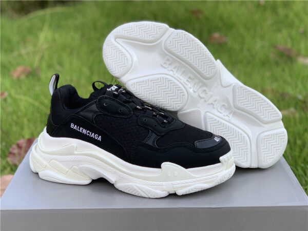 Balenciaga Triple S - immagine 3